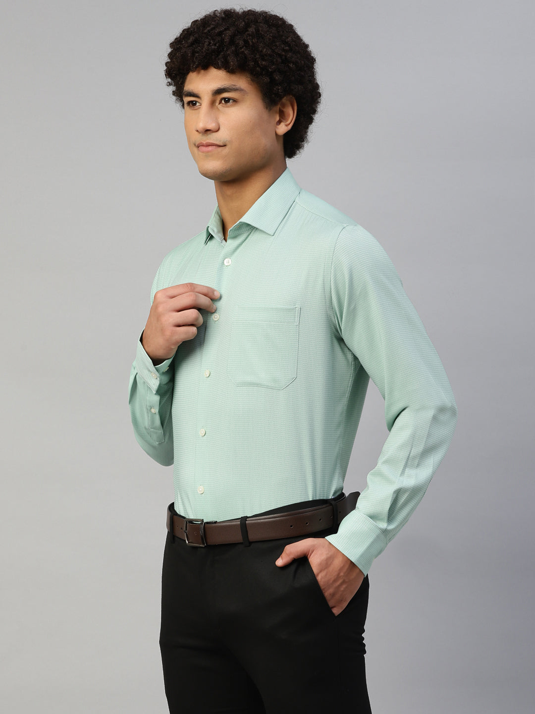 Don Vino Men's Green Solid Regular Fit Full Sleeves Shirt