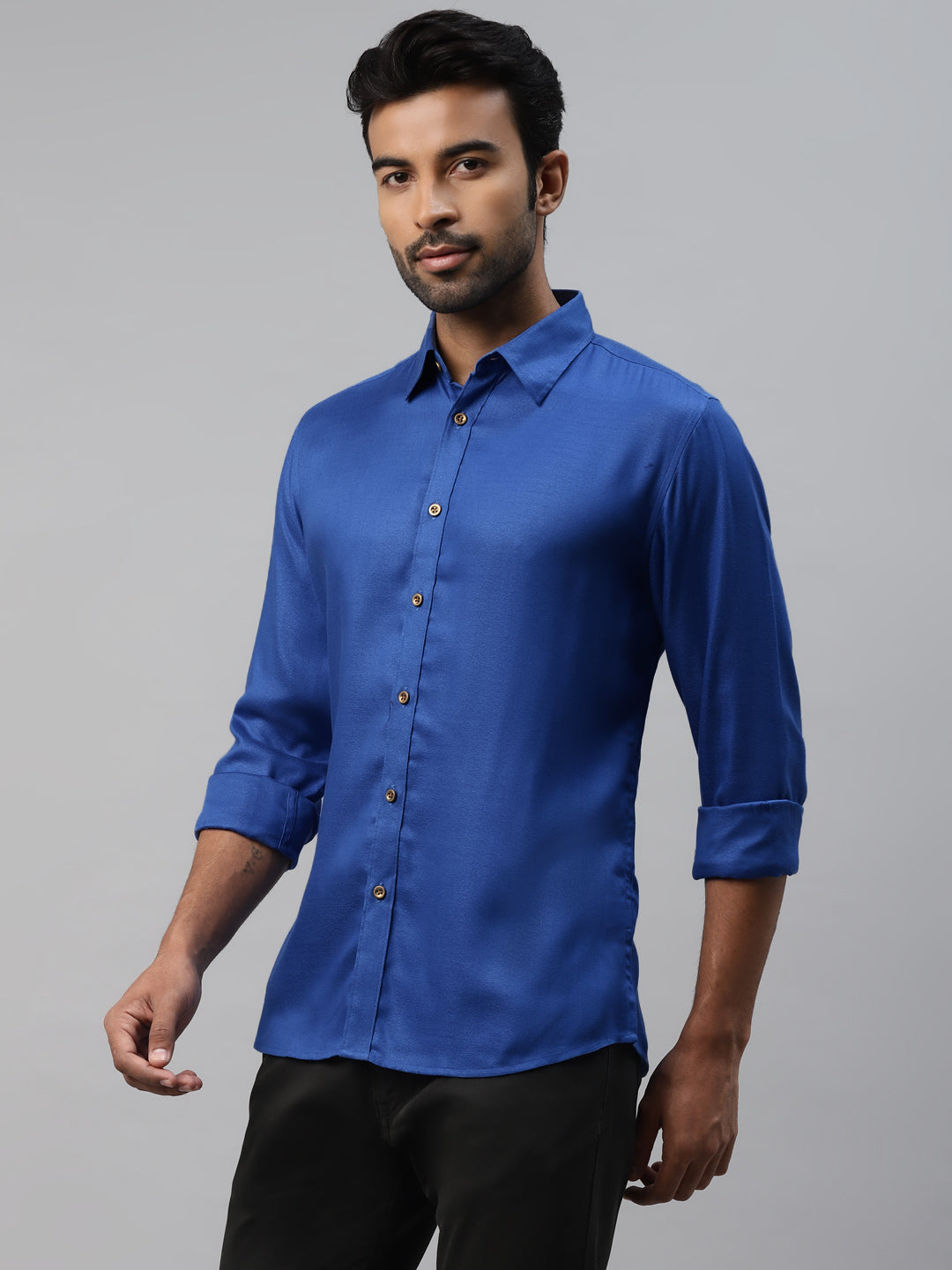 Don Vino Men's Blue Solid Slim Fit Shirt